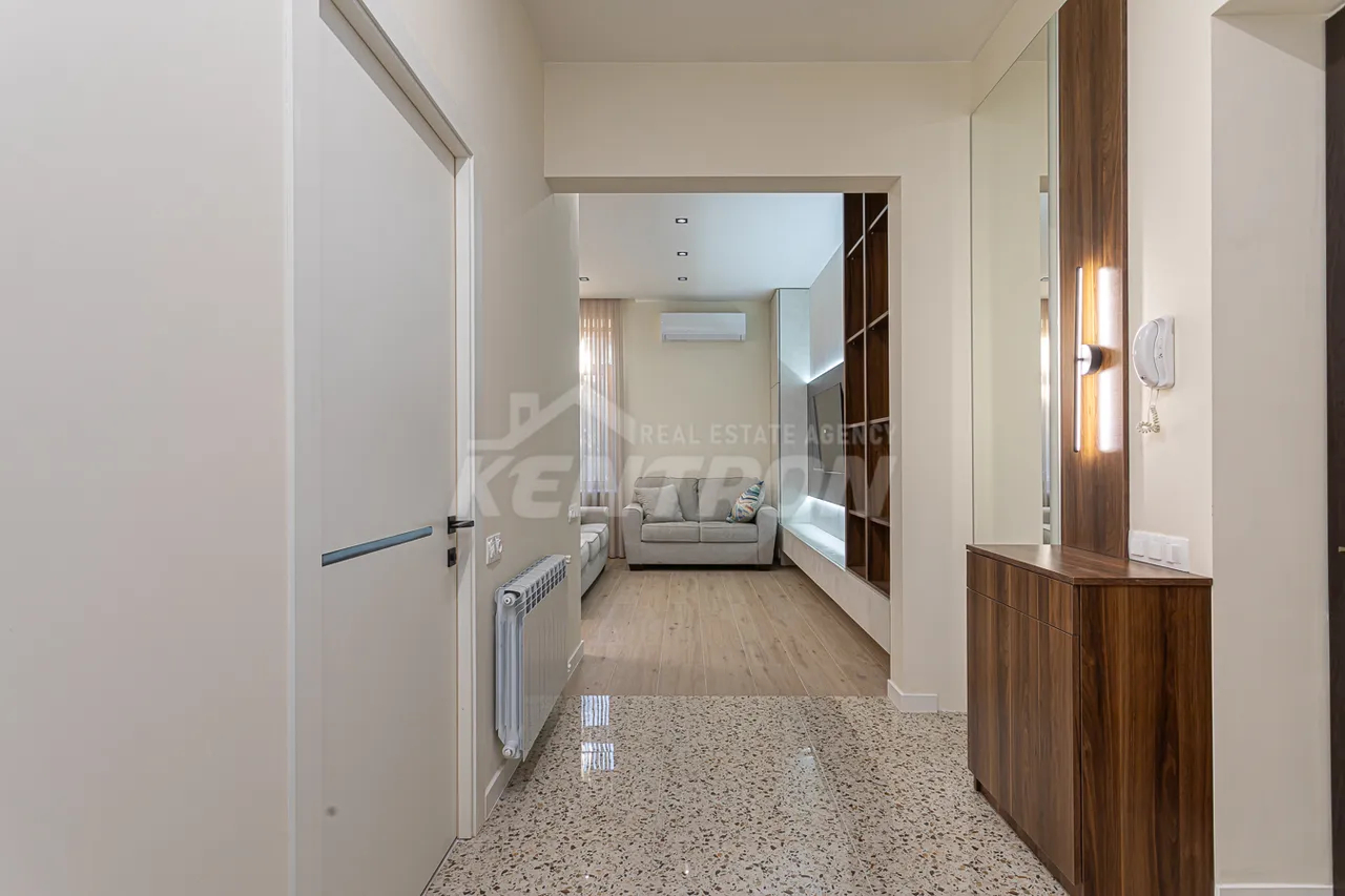 3 սենյականոց բնակարան վարձով Ամիրյան փող, Կենտրոն Երևան, 158916