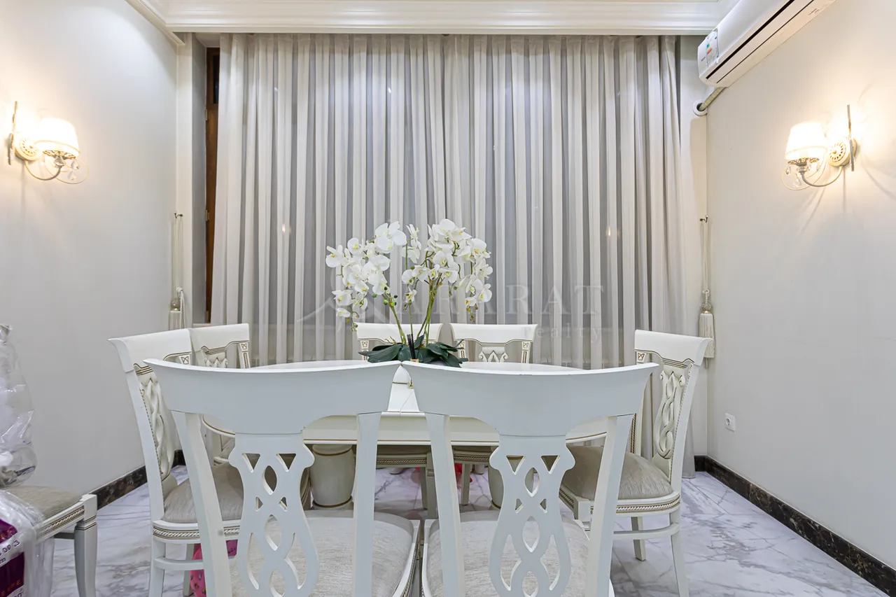 3 bedroom apartment for sale خیابان ابوویان, مرکز شهر ایروان, 157935