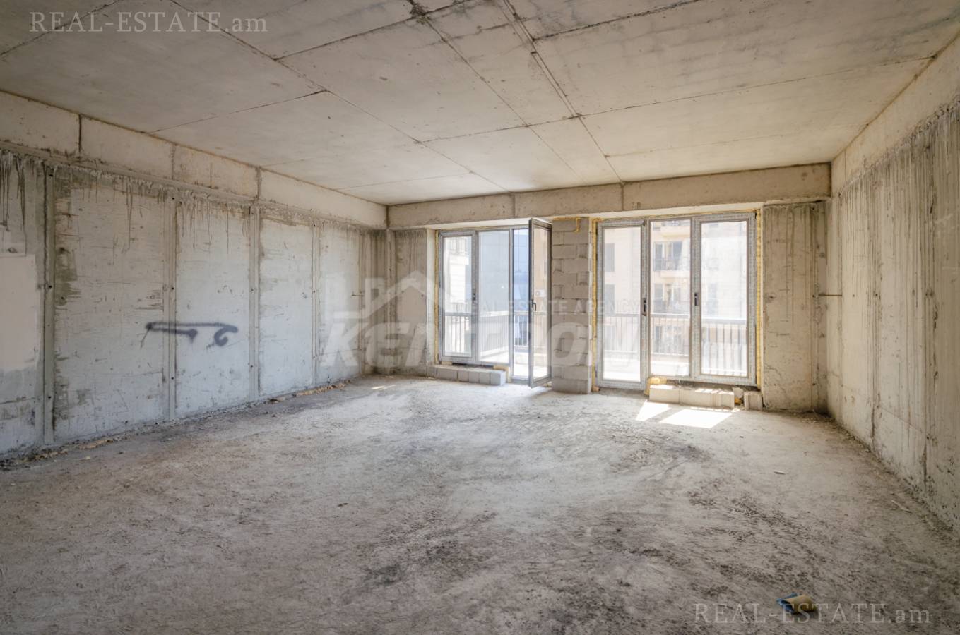 3 bedroom apartment for sale Paronyan St, Center Yerevan, 136720