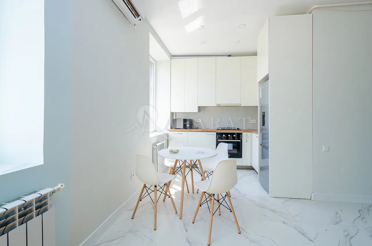 3 bedroom apartment for sale خیابان ساریان, مرکز شهر ایروان, 161881