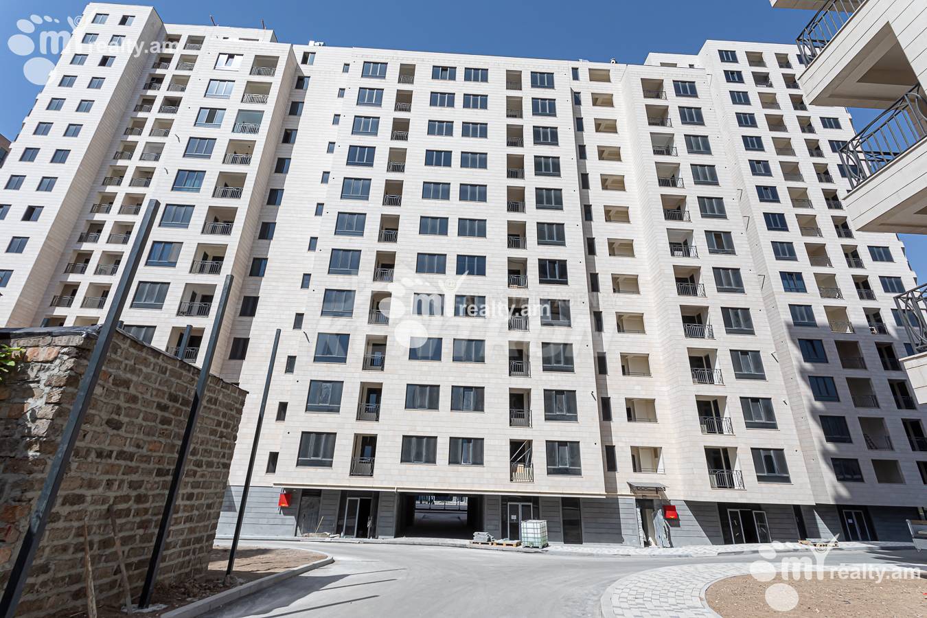 4 սենյականոց բնակարան  Գրիբոեդովի փող, Արաբկիր Երևան, 156578