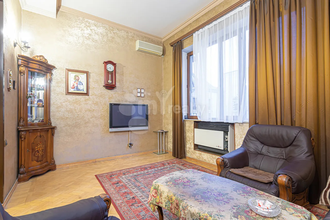 4 bedroom apartment for sale Tumanyan St, Center Yerevan, 157656