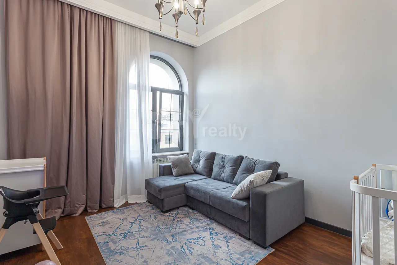 3 սենյականոց բնակարան վարձով Մոսկովյան փող, Կենտրոն Երևան, 158182