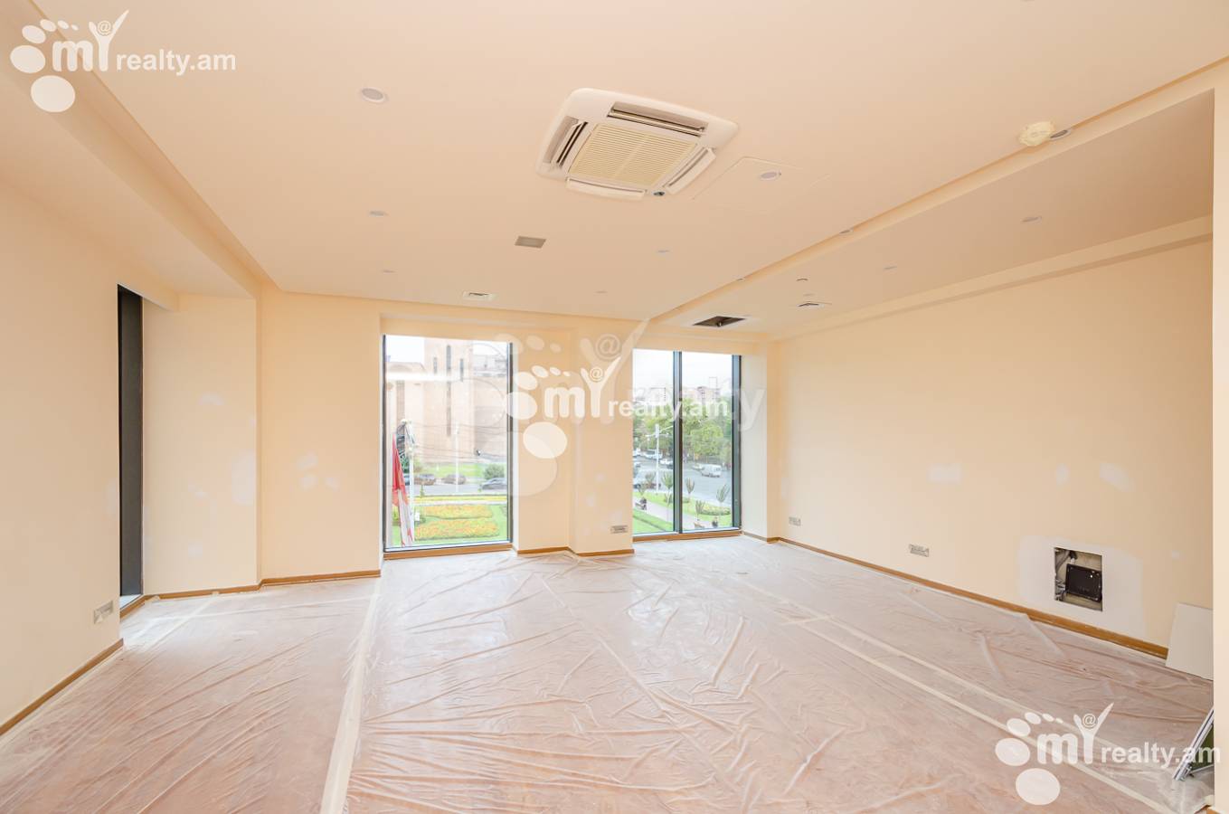 Снять коммерческoе помещение Г.Лусаворич ул, Центр Ереван, 153212