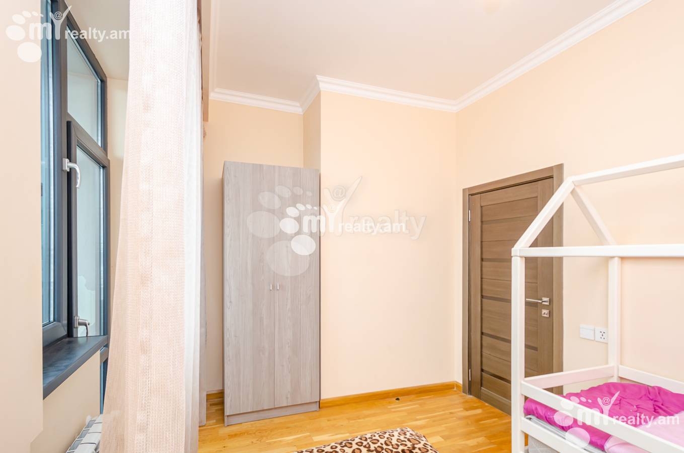 Купить 4 комнатную квартиру Севак ул, Канакер-Зейтун Ереван, 153146