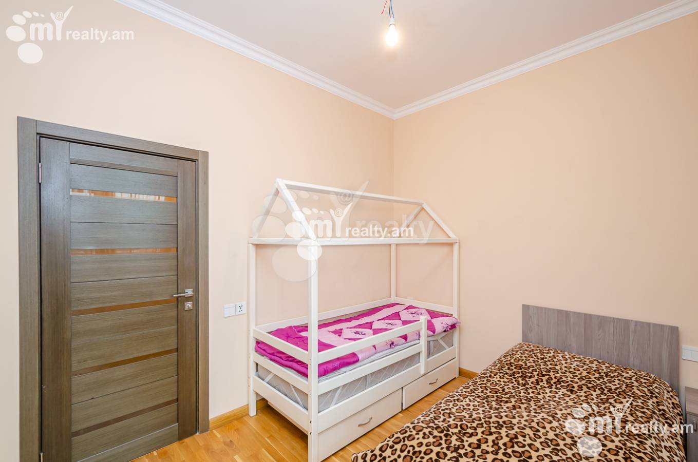 Купить 4 комнатную квартиру Севак ул, Канакер-Зейтун Ереван, 153146