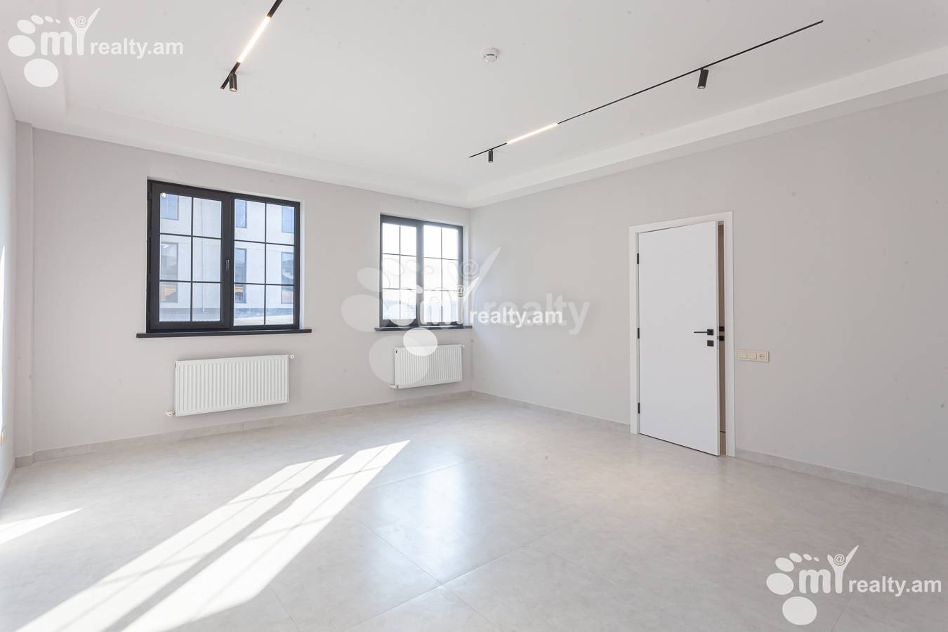 Снять коммерческoе помещение Исаков пр, Центр Ереван, 154555