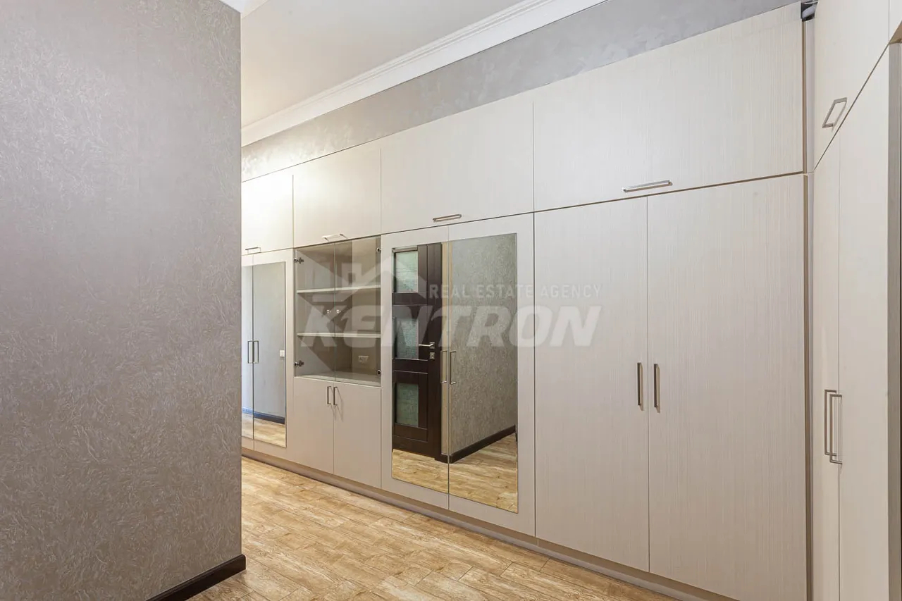 3 bedroom apartment for rent Mashtots Ave, Center Yerevan, 158796