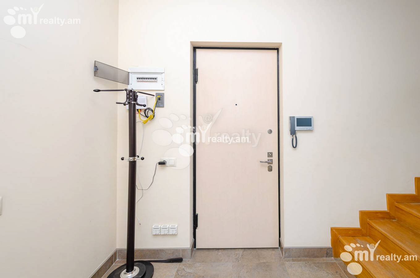 4 bedroom apartment for rent Rostom St, Center Yerevan, 144583