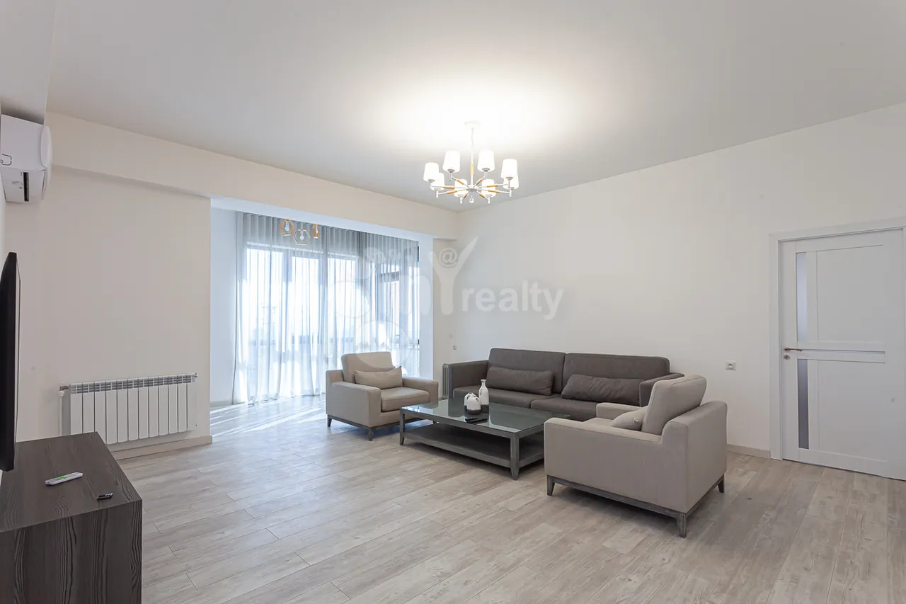 4 bedroom apartment for rent خیابان آنتارایین, مرکز شهر ایروان, 157525