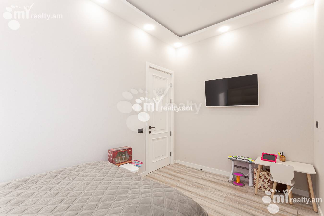 5 bedroom apartment for sale خیابان تومانیان, مرکز شهر ایروان, 154692