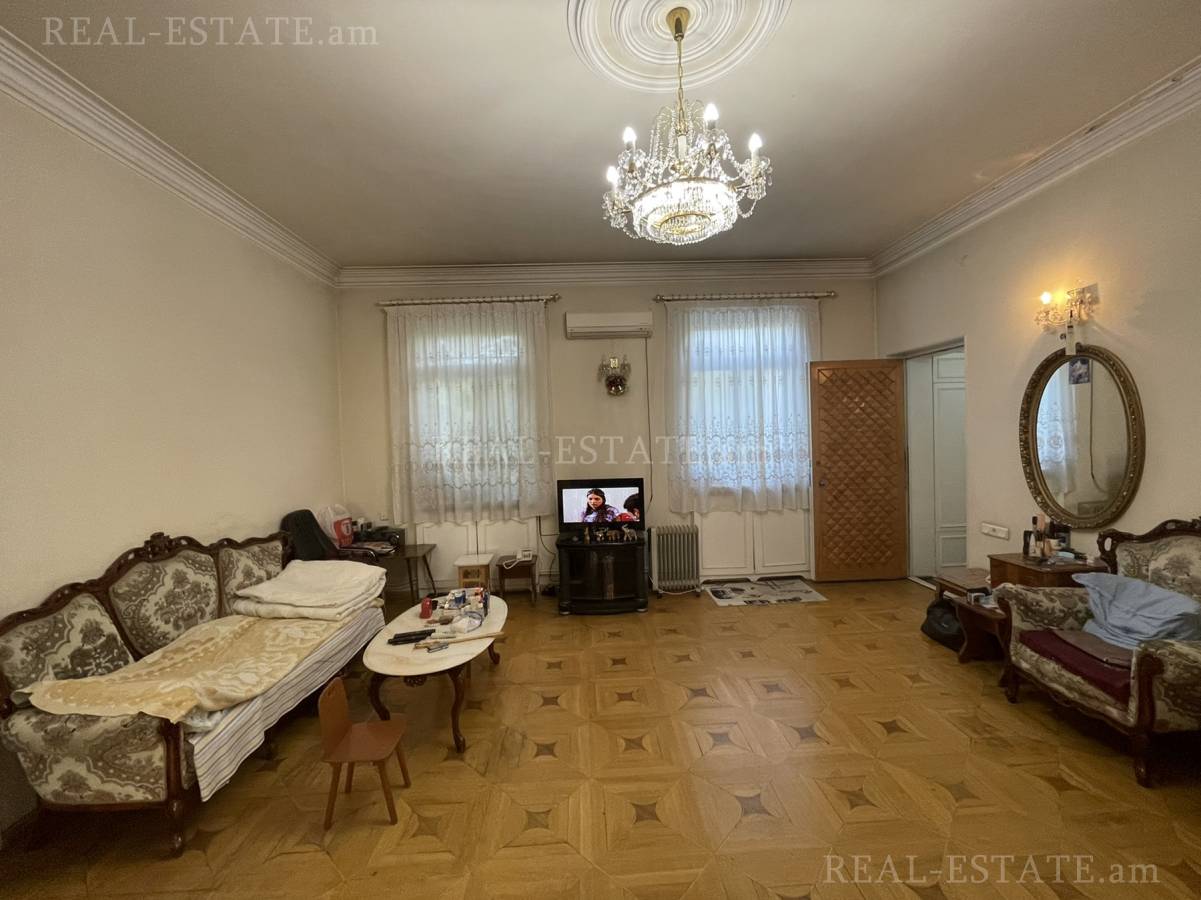 House for sale خیابان اِرزنکیان, عربگیر ایروان, 131697