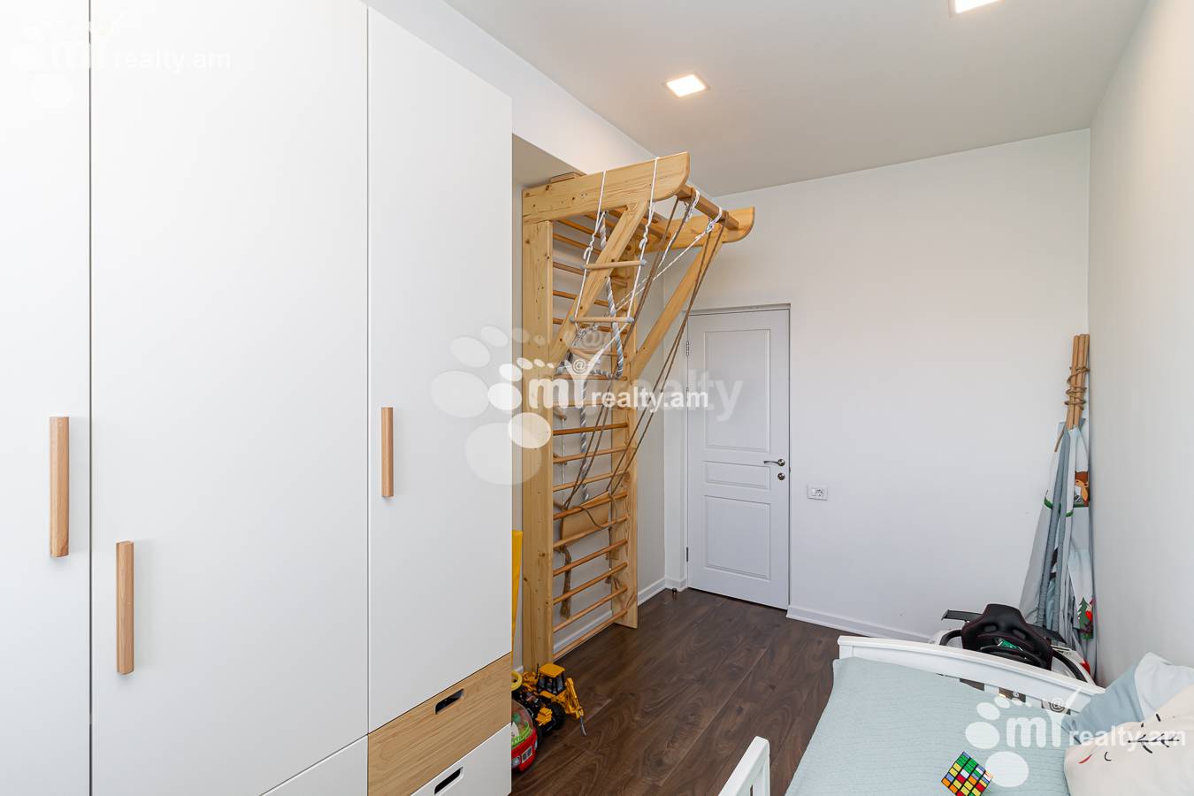 3 bedroom apartment for sale خیابان گیورجیان, نور نورک ایروان, 145403