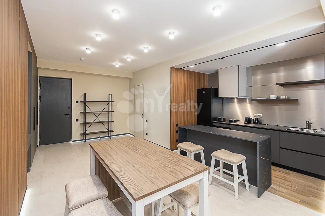 3 bedroom apartment for sale Amiryan St, Center Yerevan, 161932
