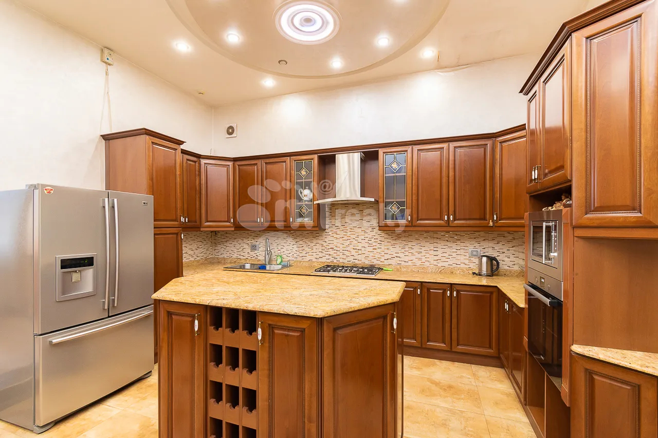 5 bedroom apartment for rent Nalbandyan St, Center Yerevan, 161916