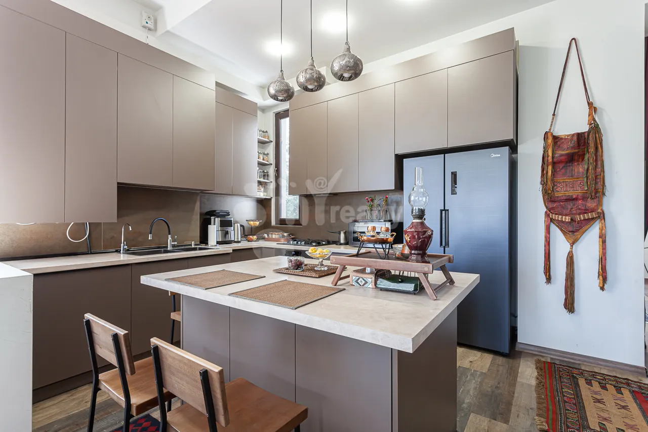 House for sale Fizkulturnikner St, Center Yerevan, 157326