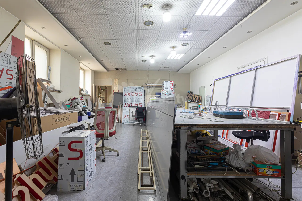 Commercial property for sale Arshakunyats Ave, Center Yerevan, 158542