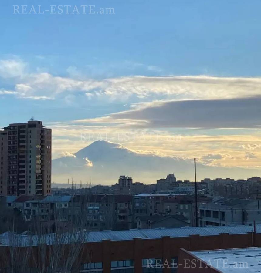 3 bedroom apartment for sale خیابان چارِنتس, مرکز شهر ایروان, 129143