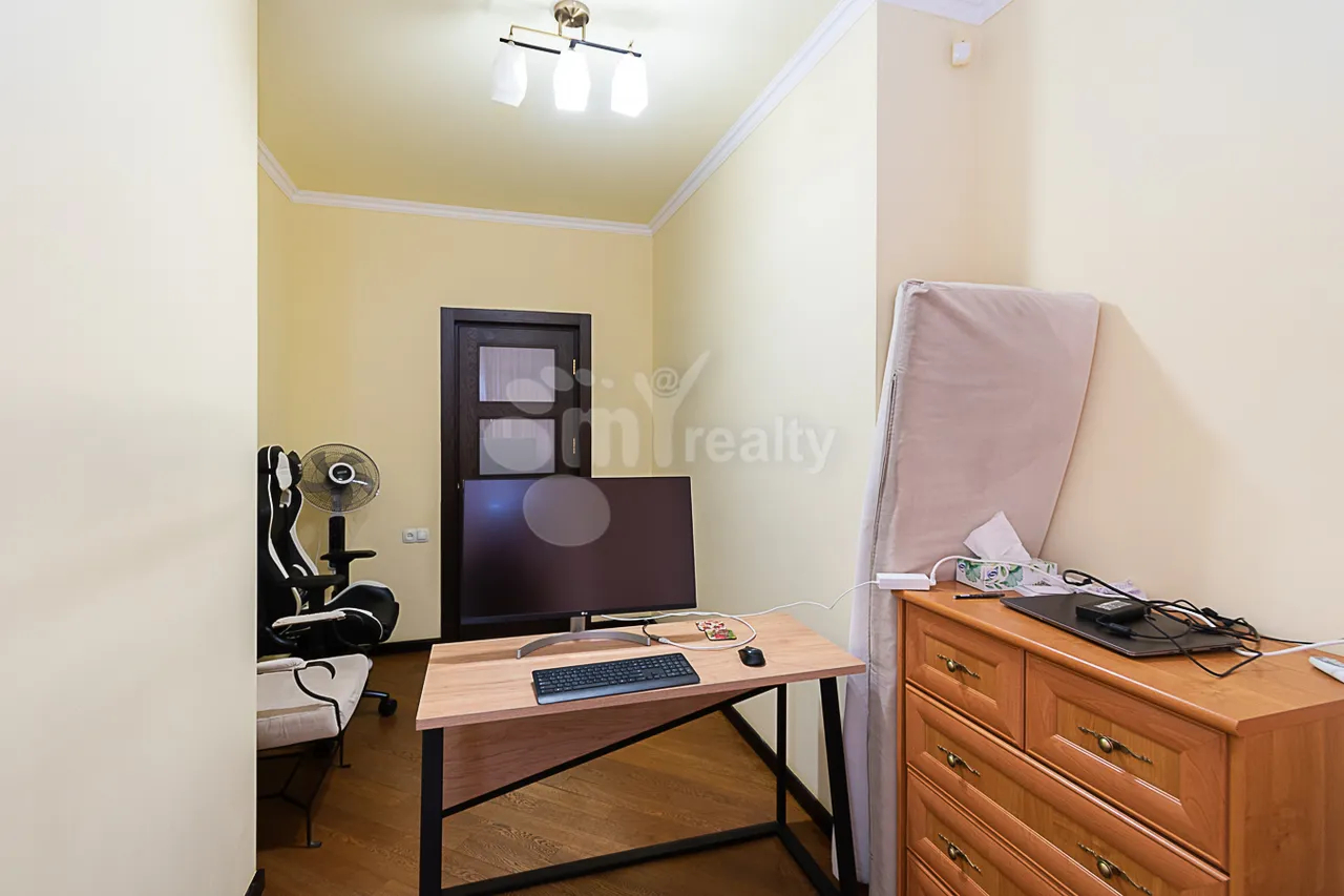 3 bedroom apartment for rent Tsitsernakaberd Highway, Center Yerevan, 159492