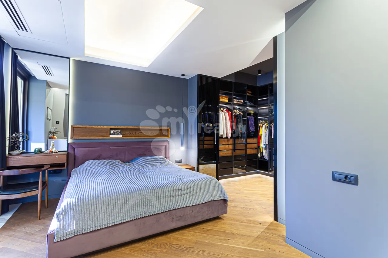 4 bedroom apartment for sale Buzand St, Center Yerevan, 160313