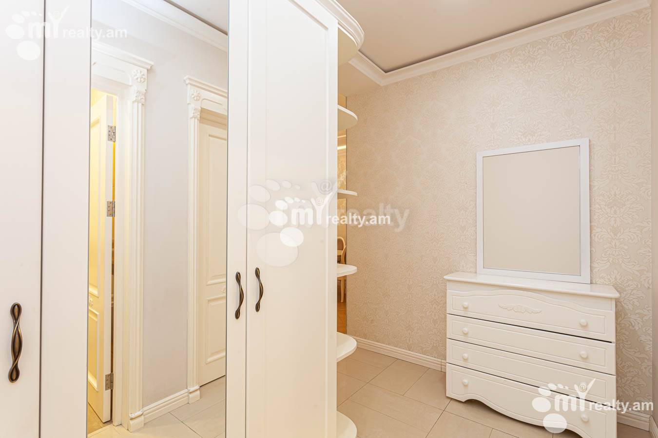 3 bedroom apartment for rent Aram St, Center Yerevan, 156776