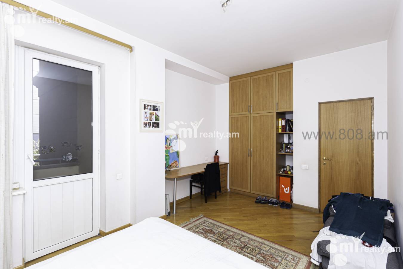 4 սենյականոց բնակարան  Պուշկինի փող, Կենտրոն Երևան, 126960