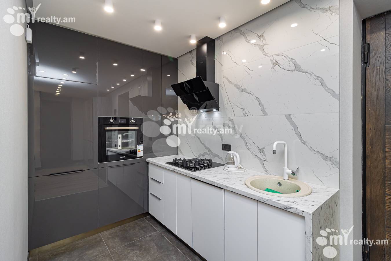 Купить 3 комнатную квартиру Акобян ул, Арабкир Ереван, 145541