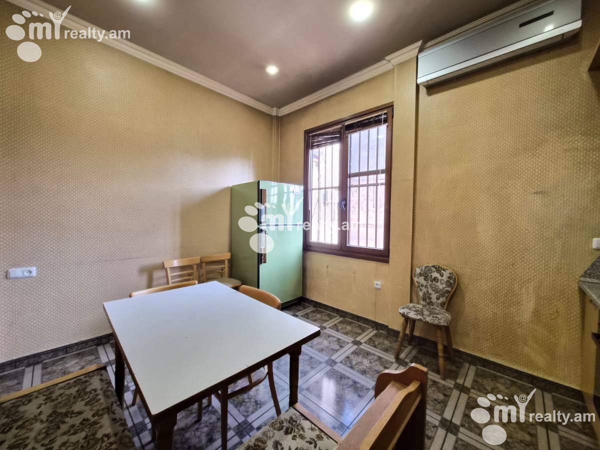 3 bedroom apartment for rent خیابان واردانانتس, مرکز شهر ایروان, 157511