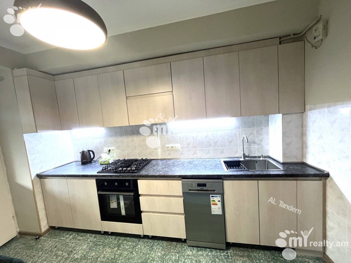 Снять 3 комнатную квартиру Сарян ул, Центр Ереван, 125495