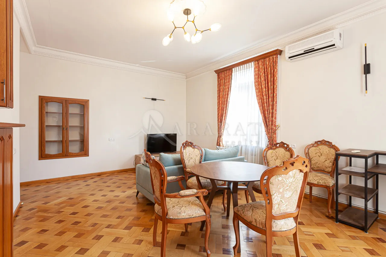 2 bedroom apartment for sale خیابان آزاتوتیان, عربگیر ایروان, 159447