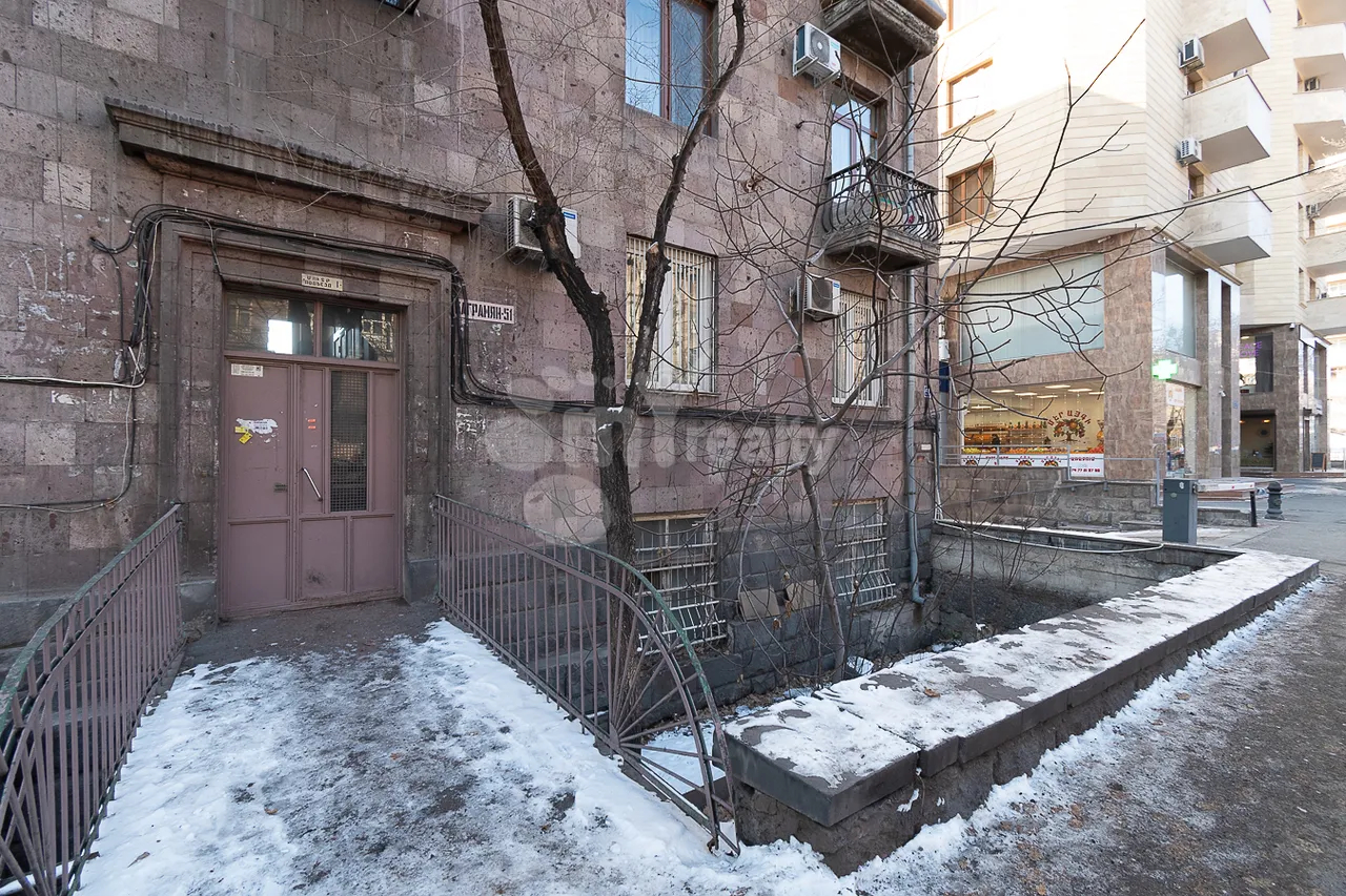 3 bedroom apartment for sale Baghramyan Ave (Kentron), Center Yerevan, 158944