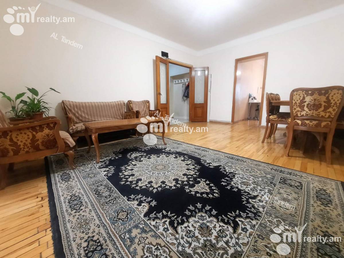 Купить 3 комнатную квартиру Сарян ул, Центр Ереван, 142635