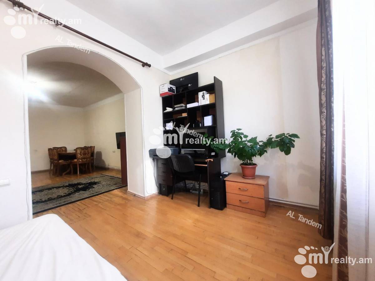 3 սենյականոց բնակարան  Սարյան փող, Կենտրոն Երևան, 142635