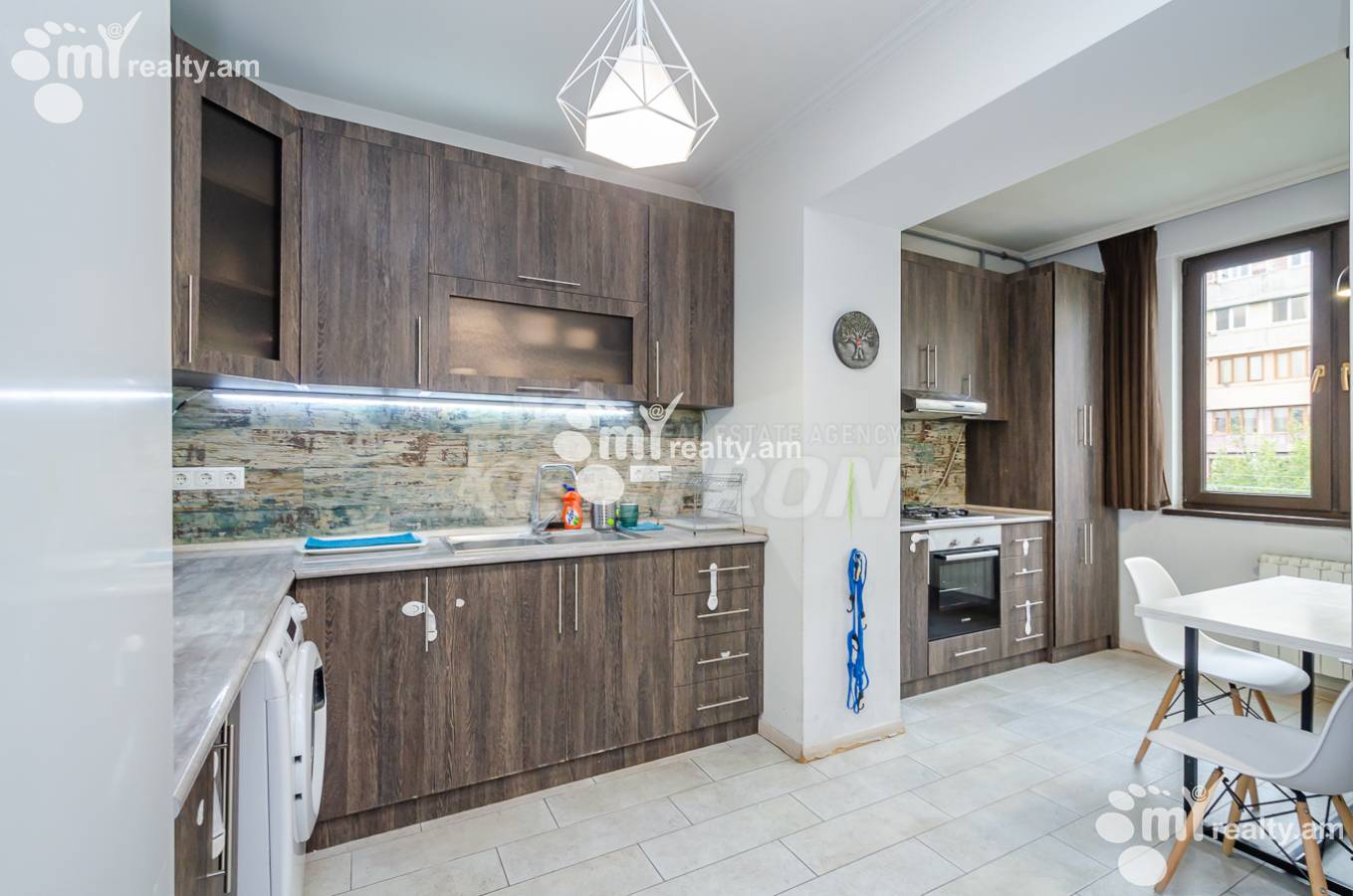 3 bedroom apartment for sale خیابان ابوویان, مرکز شهر ایروان, 153439