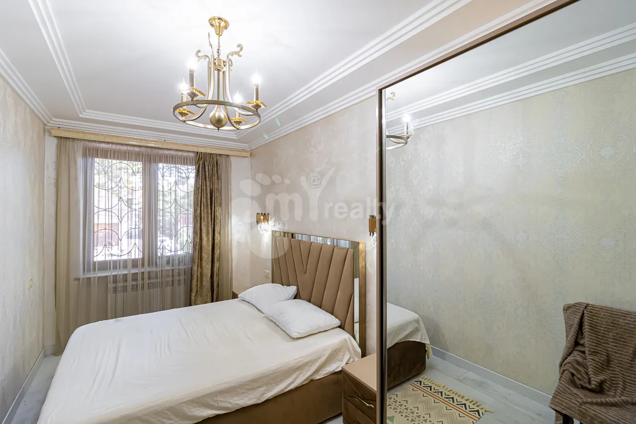 2 bedroom apartment for sale Zakyan St, Center Yerevan, 161601