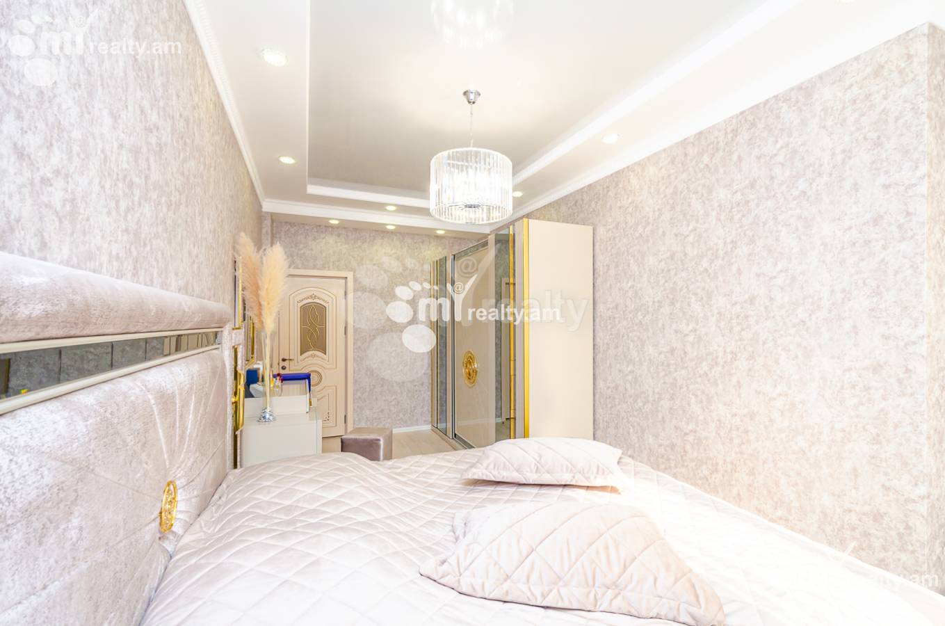 3 bedroom apartment for sale Antarayin St, Center Yerevan, 152784