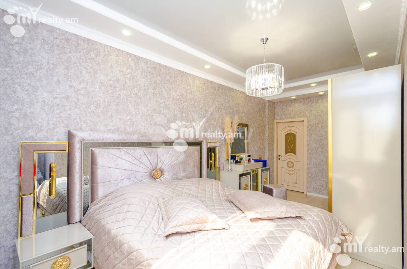 3 bedroom apartment for sale Antarayin St, Center Yerevan, 152784