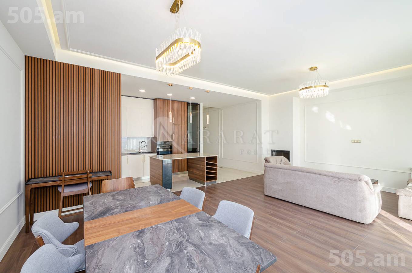 4 սենյականոց բնակարան վարձով , Կենտրոն Երևան, 153305