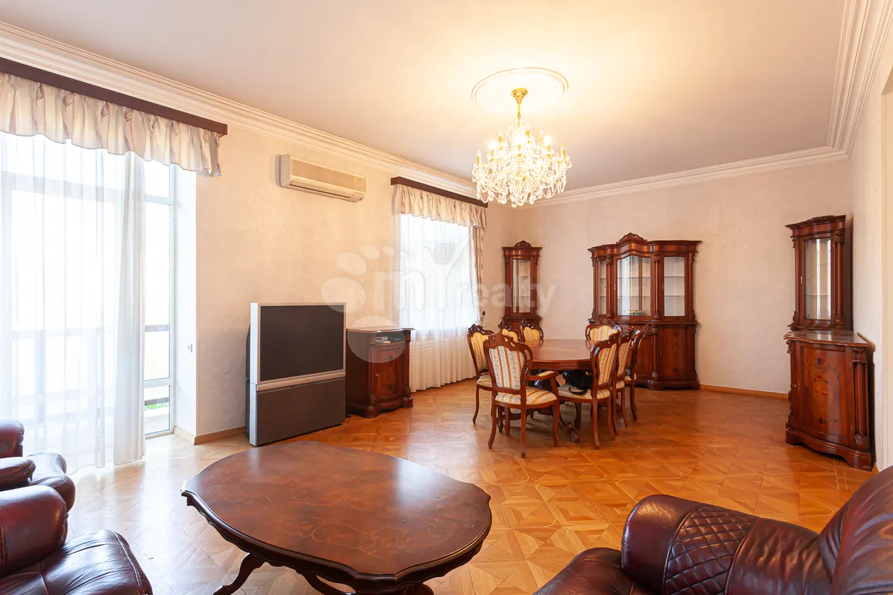 4 bedroom apartment for sale Khanjyan St, Center Yerevan, 160377