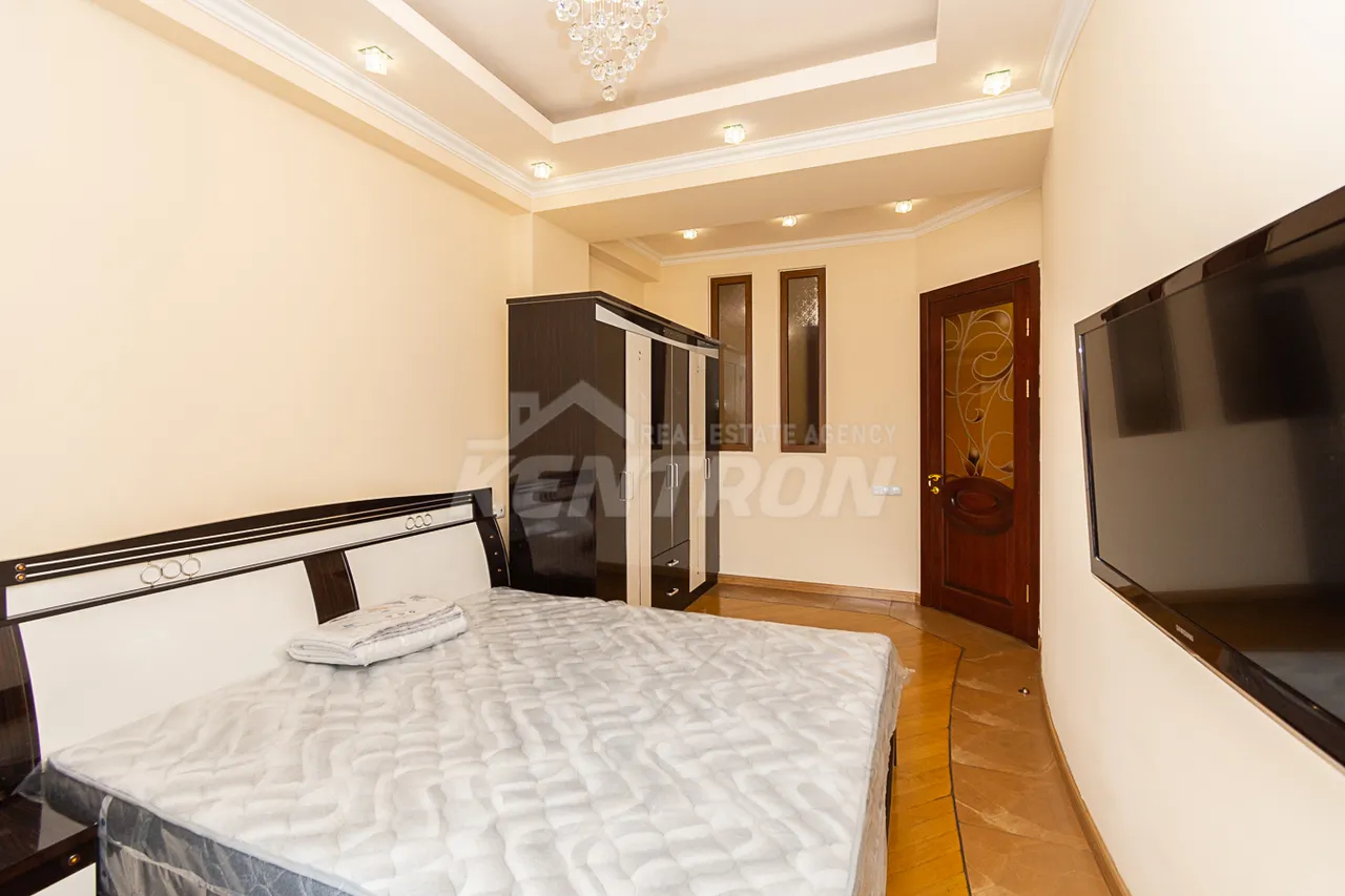 3 bedroom apartment for rent Vardanants St, Center Yerevan, 160006
