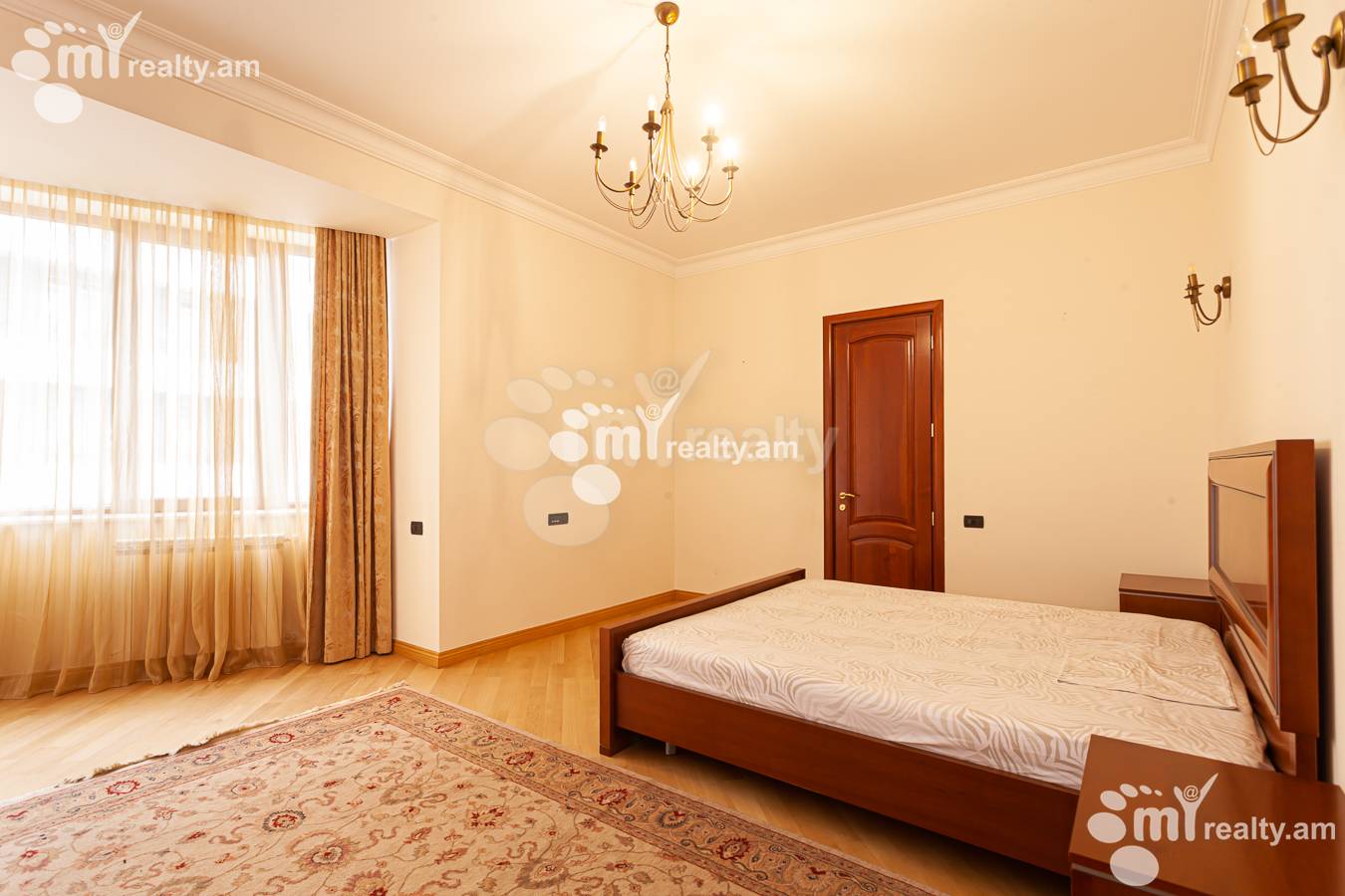 4 bedroom apartment for rent Teryan St, Center Yerevan, 156948