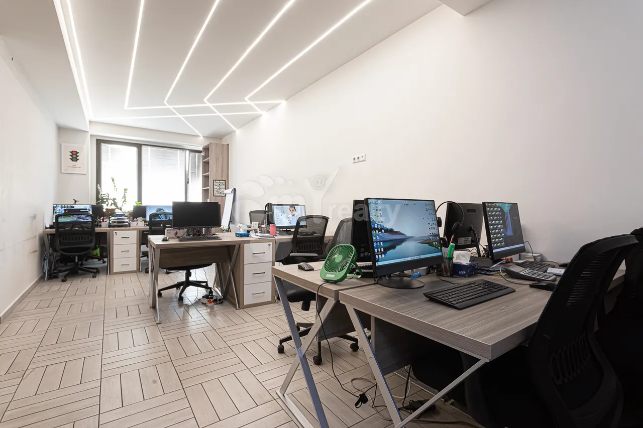 Commercial property for rent Buzand St, Center Yerevan, 157958