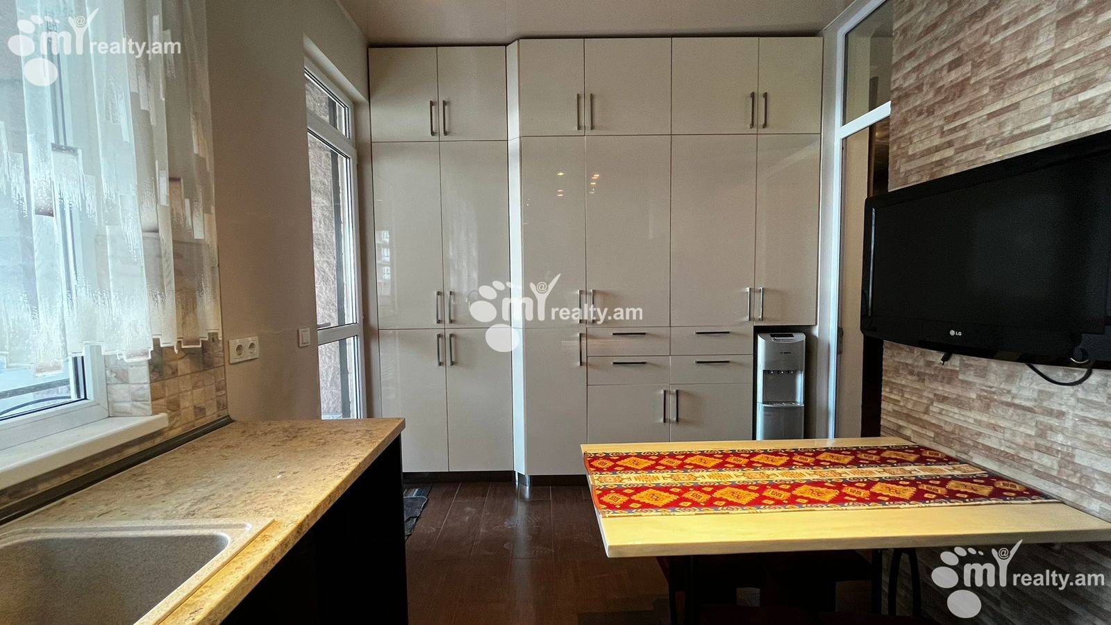 4 bedroom apartment for sale Rostom St, Center Yerevan, 160225