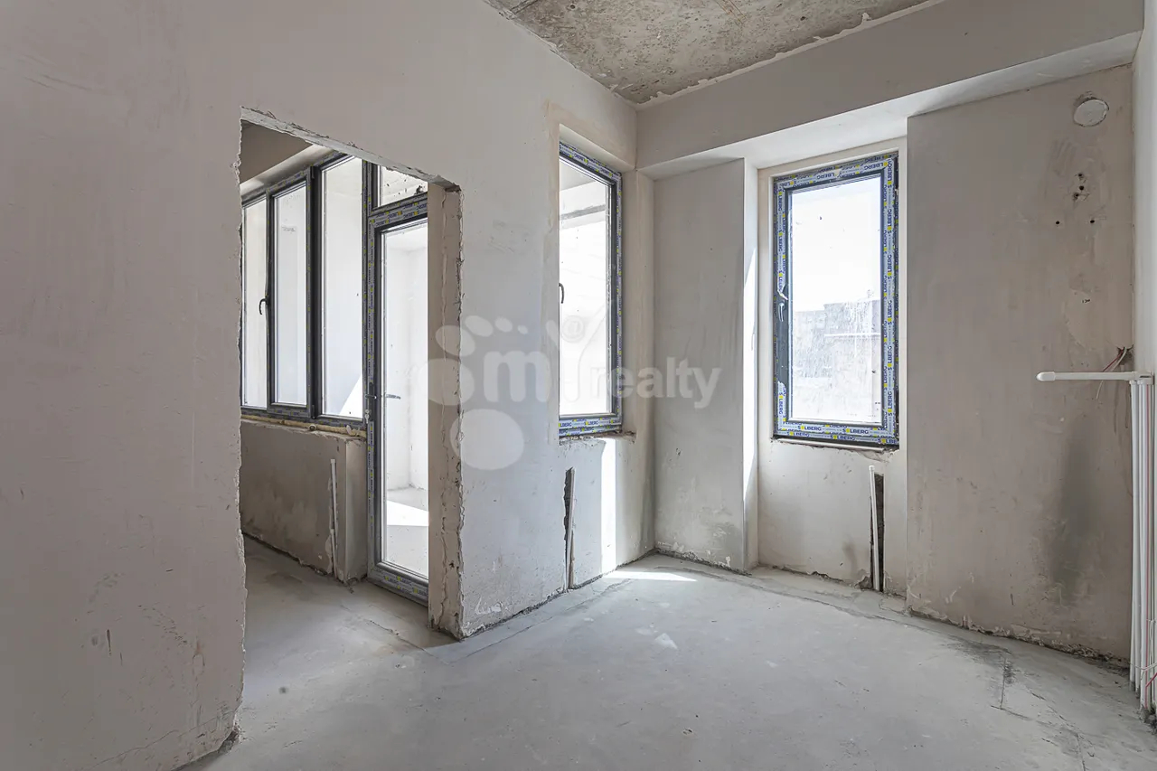 4 bedroom apartment for sale خیابان گِریبودوف, عربگیر ایروان, 157189