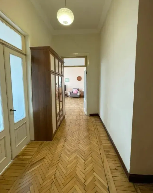 4 սենյականոց բնակարան  Զաքյան փող, Կենտրոն Երևան, 162011