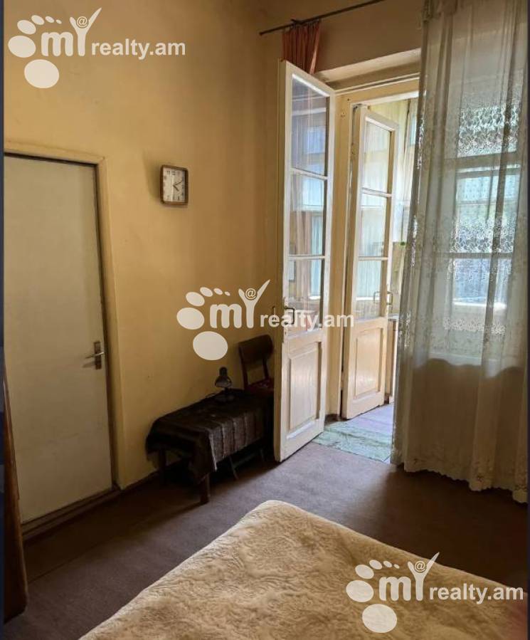 2 սենյականոց բնակարան  Հանրապետության փող, Կենտրոն Երևան, 160790