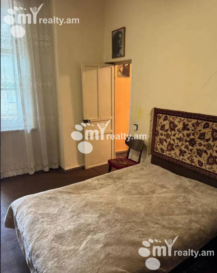 2 սենյականոց բնակարան  Հանրապետության փող, Կենտրոն Երևան, 160790