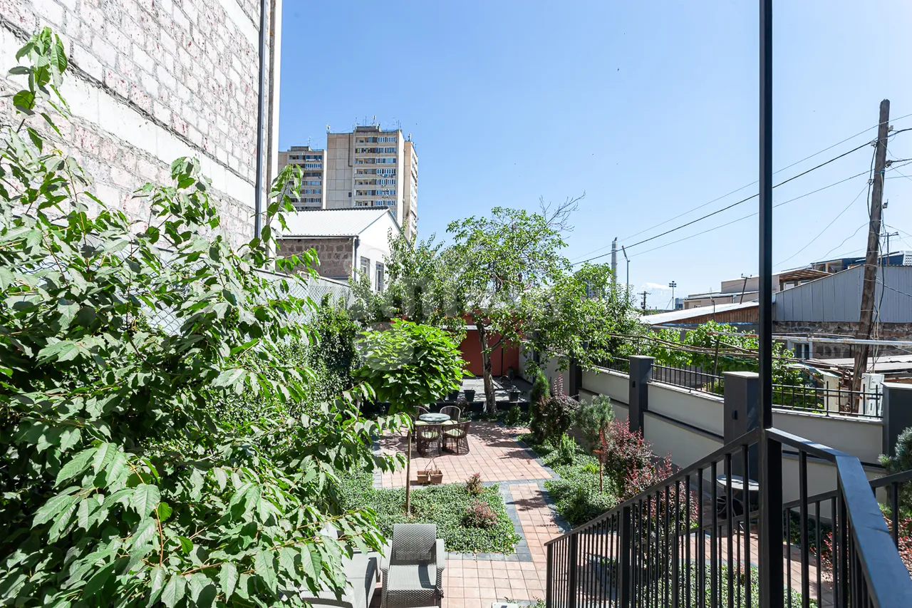 House for sale Fizkulturnikner St, Center Yerevan, 157326