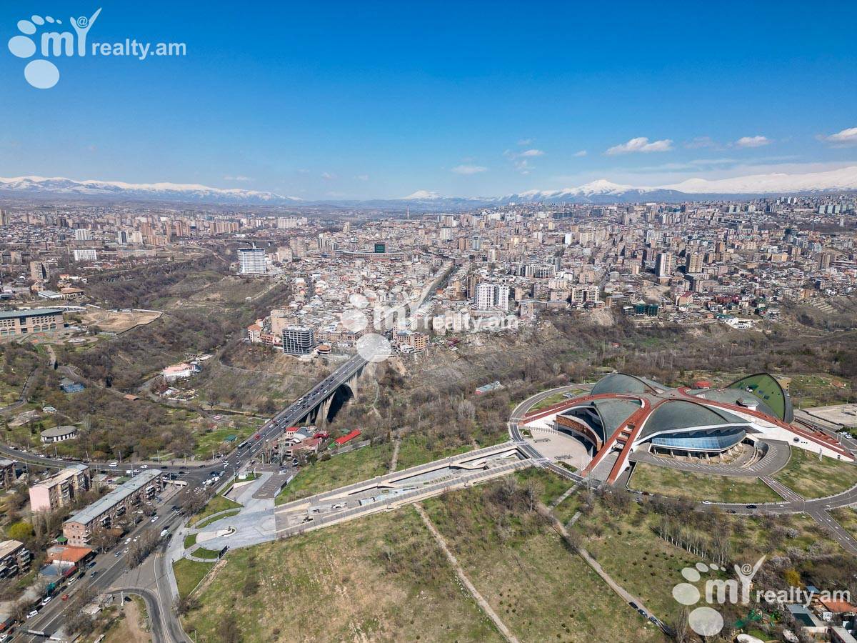 4 bedroom apartment for sale M․ Melqonyan str, Center Yerevan, 155075