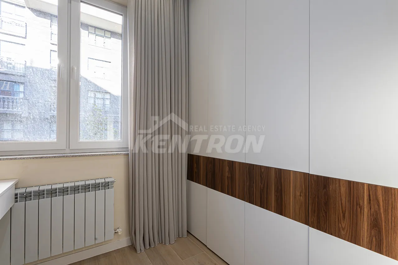 3 սենյականոց բնակարան վարձով Ամիրյան փող, Կենտրոն Երևան, 158916